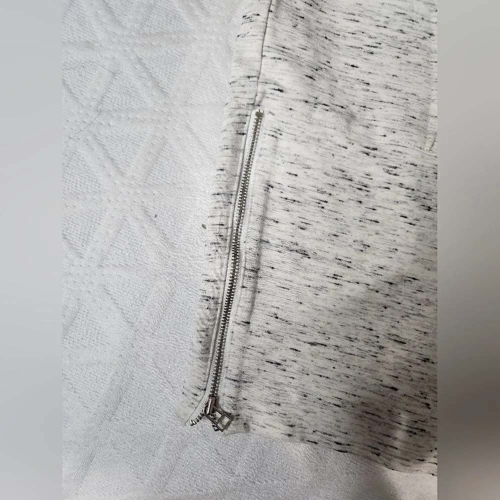 Wilfred gray pencil skirt